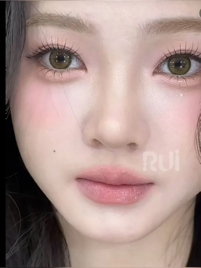 xu-huong-makeup-tone-pink-beige